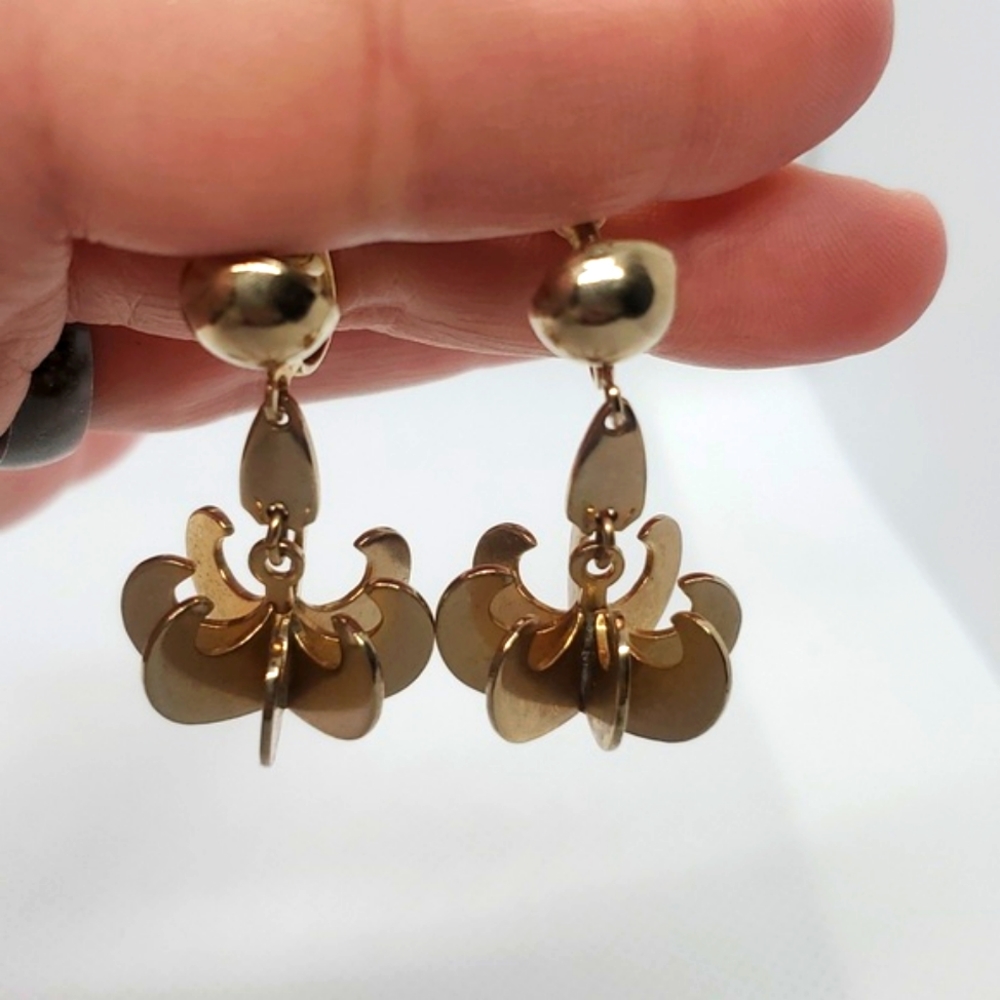 Vintage Gold-tone Screwback Earrings